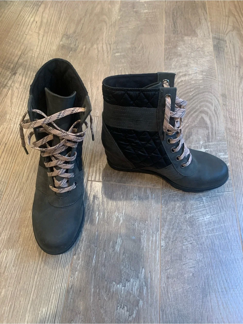 SOREL Lexie Army Green Leather Lace Up Wedge Ankle Boots Women's Size 9.5